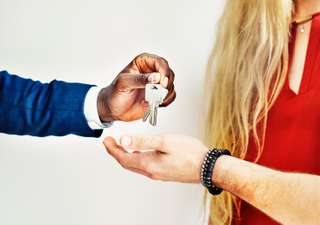 Les clefs vous seront remises après le contrôle de votre logement. 